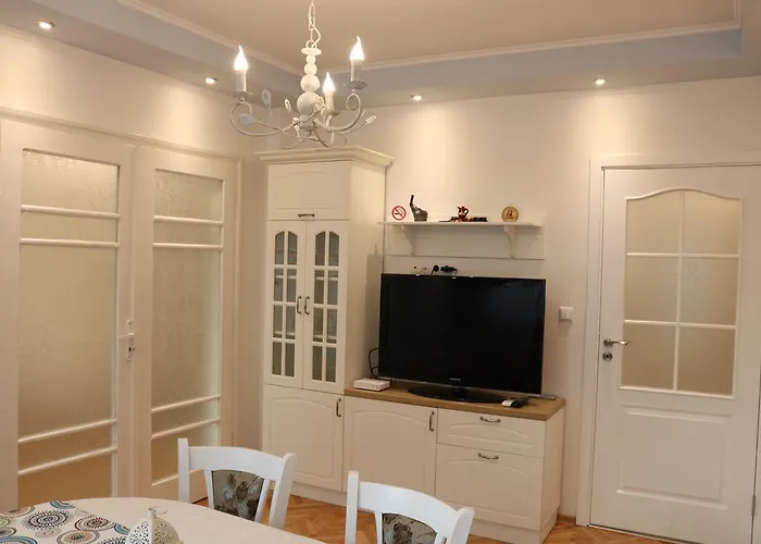 - Lets4holiday アパート