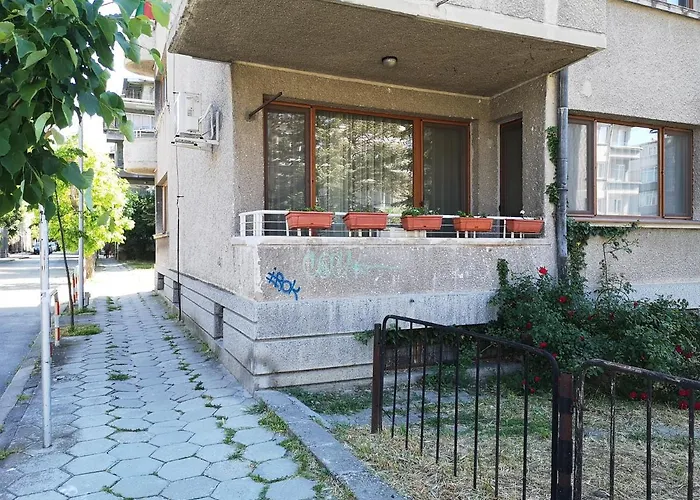 - Lets4holiday Апартамент